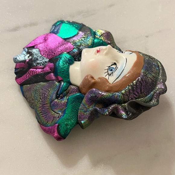 VTG Art Deco Lady Face Head Brooch Pin with real feathers Aristocrat - Picture 5 of 11